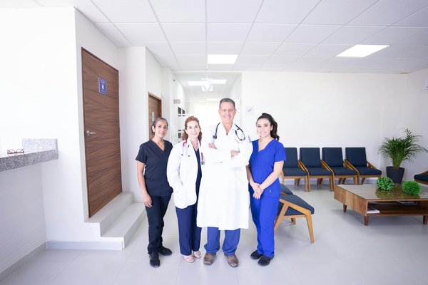 ¿Cómo puedo involucrar a mi familia y amigos en mi viaje de pérdida de peso para obtener su apoyo?